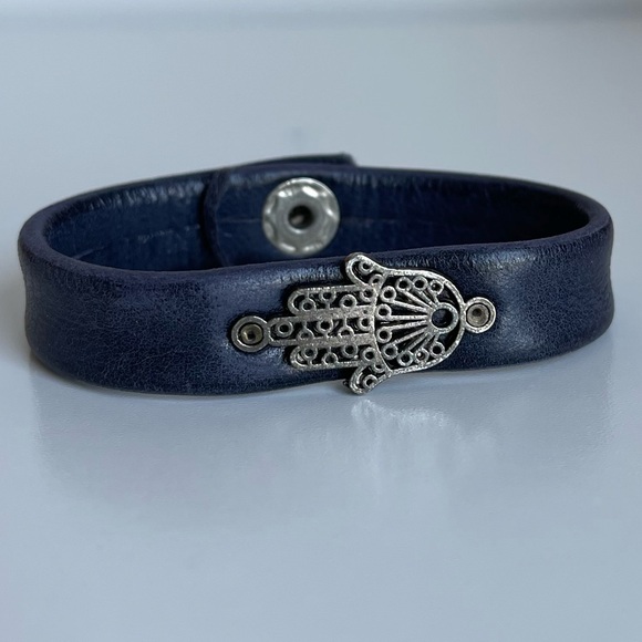 💕3/20$ NWOT Moroccan Narrow Genuine Leather Cuff Bracelet with Silver Hamsa - Picture 2 of 6